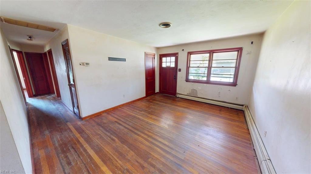 104 Effie AVE