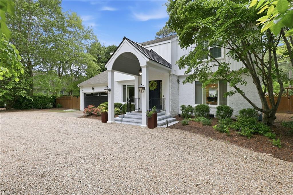 710 Bay Colony DR