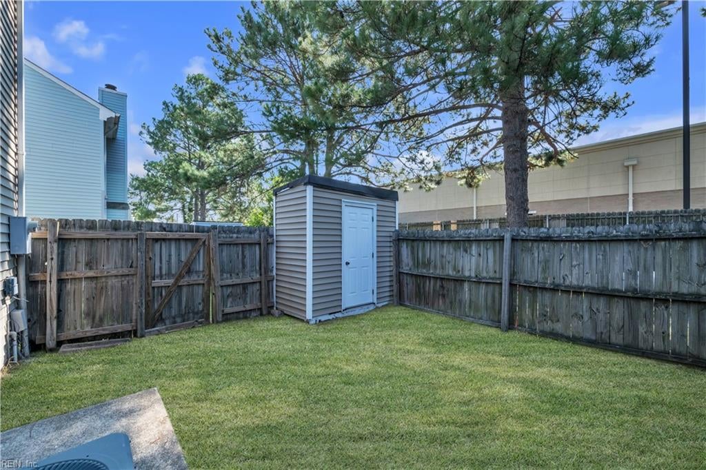416 Hollomon DR