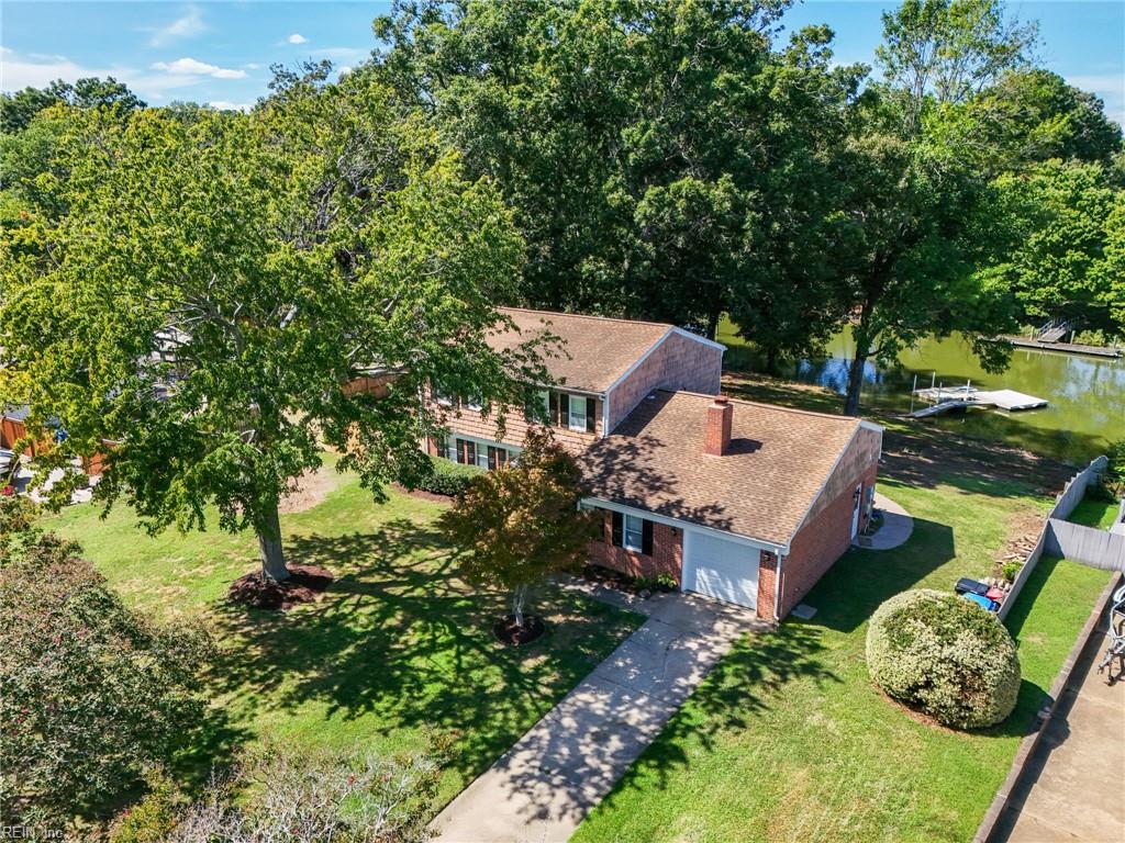 845 Saint James DR
