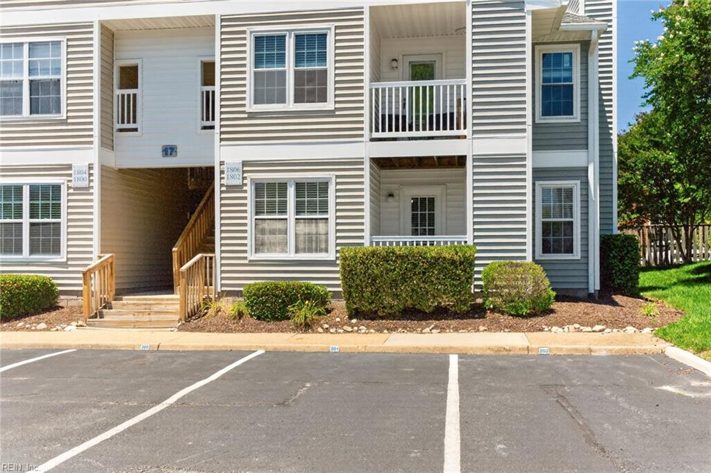 1802 Chantilly CT