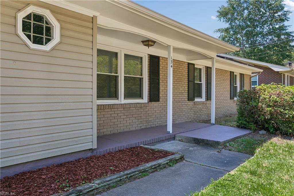 134 Saint Stephens DR