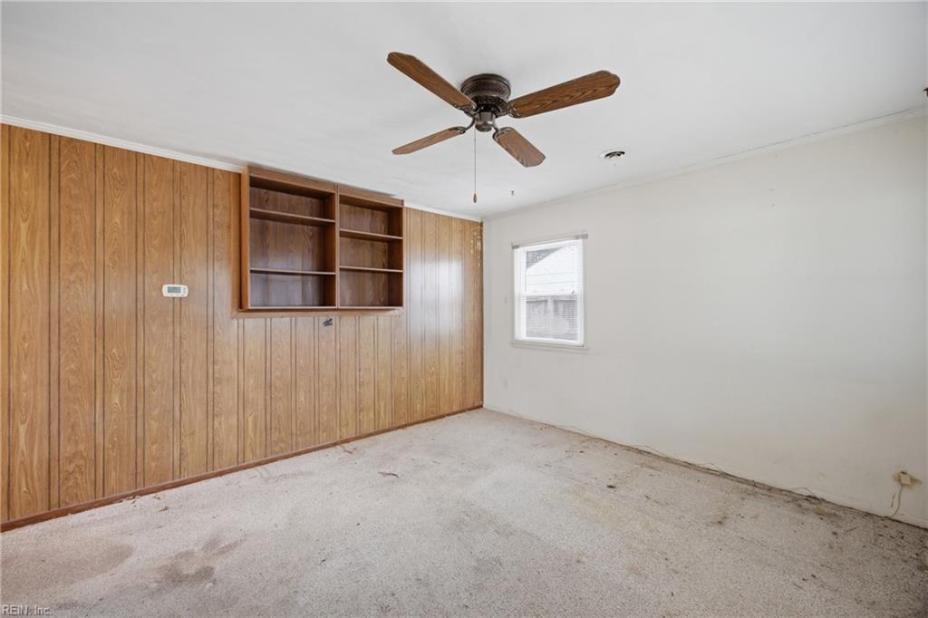 1003 Rollins CIR