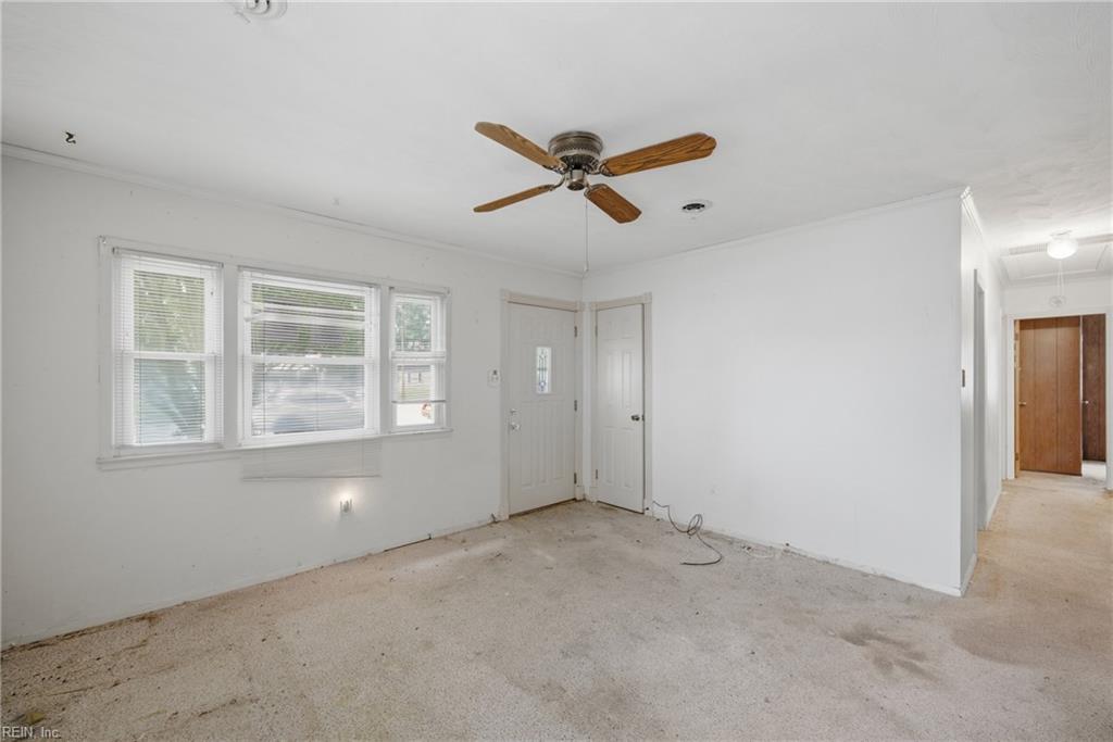 1003 Rollins CIR