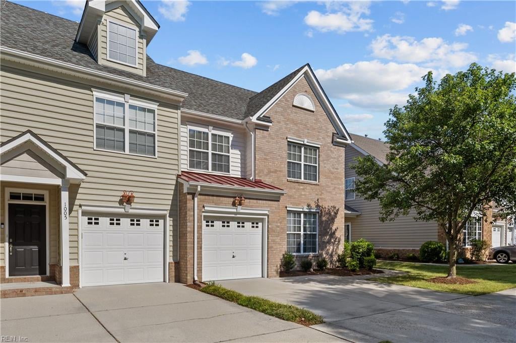 1001 Lambourne LN