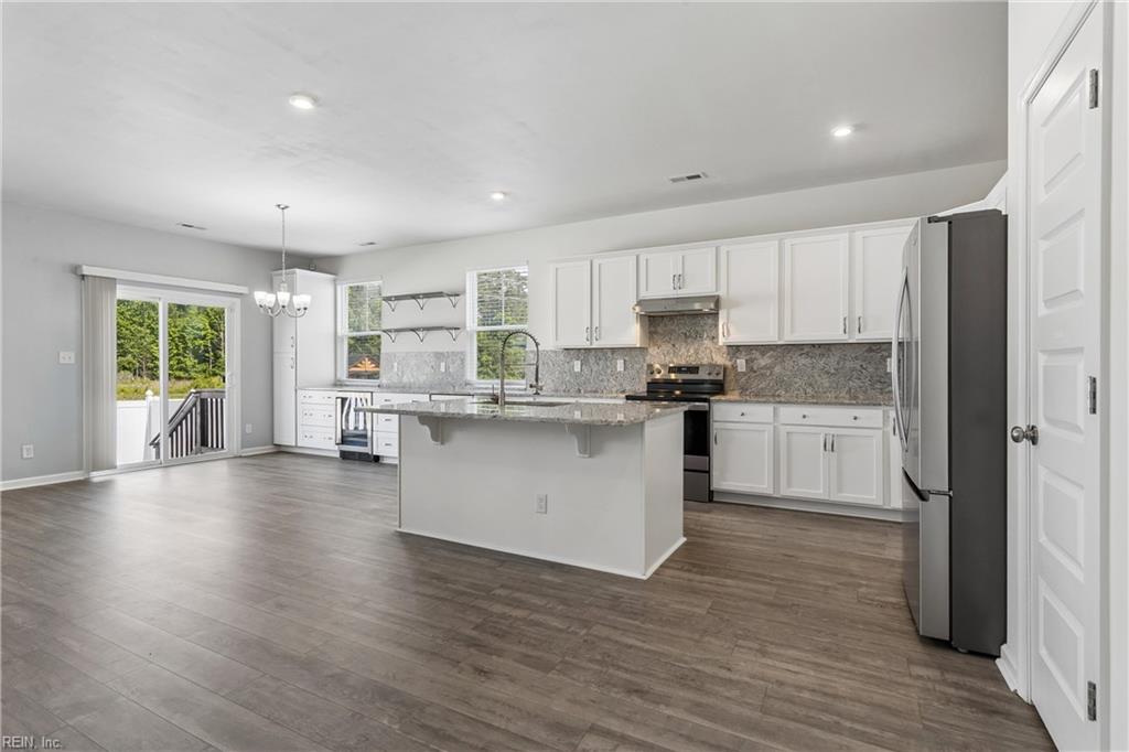 124 Meadows Landing LN