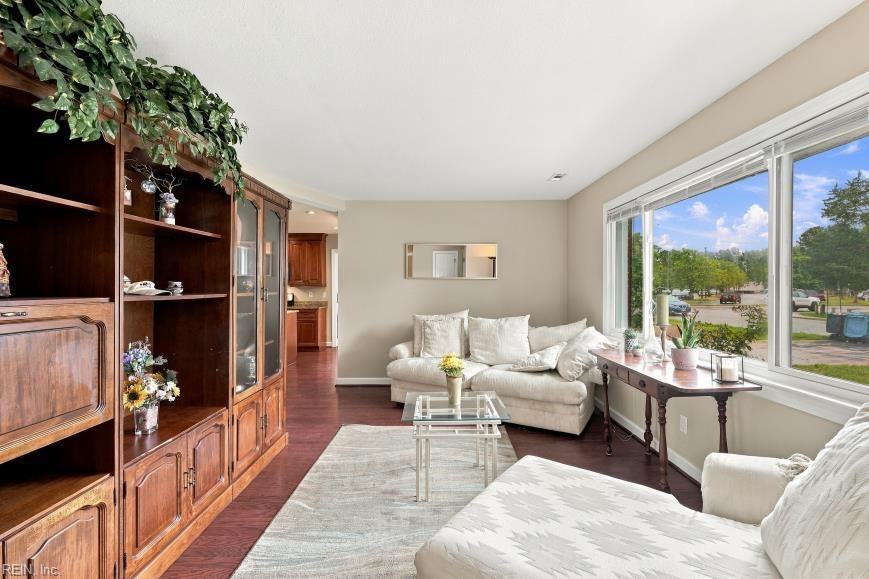 609 Manor DR