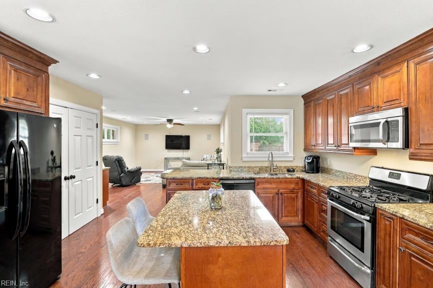 609 Manor DR