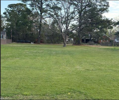 106 Sunset DR Seaford VA 23696