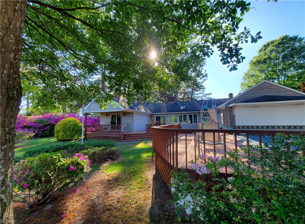 1923 Pine LN
