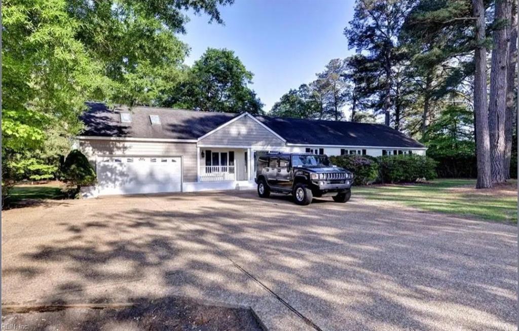 1923 Pine LN
