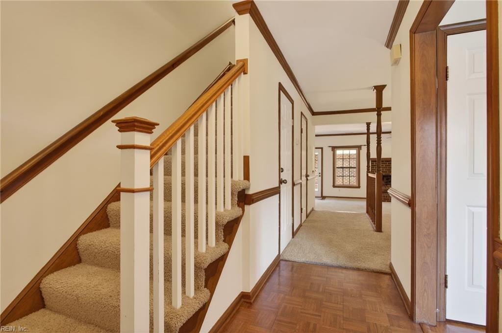 1018 Colonial Meadows WAY