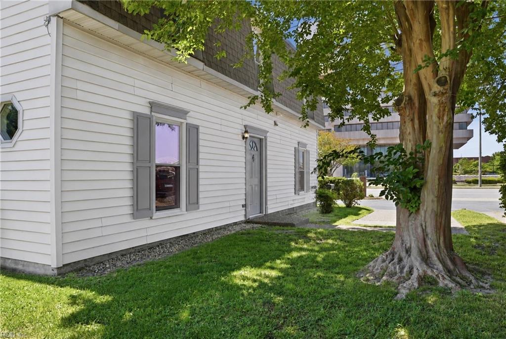 294 Eaton ST