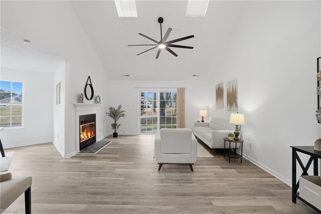 1172 Cypress Point WAY