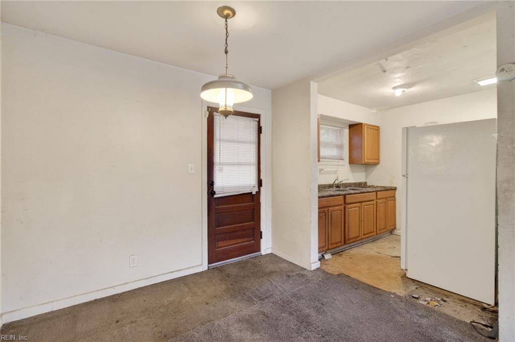 2315 Myrtle AVE