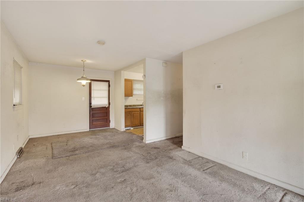 2315 Myrtle AVE