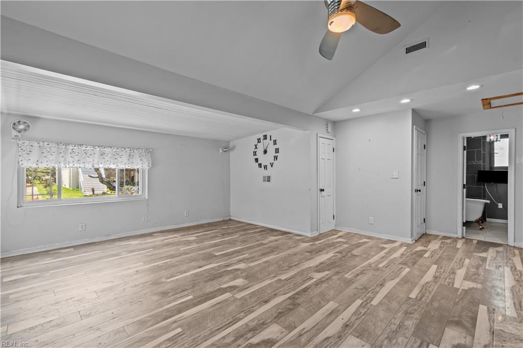 856 Little Bay AVE