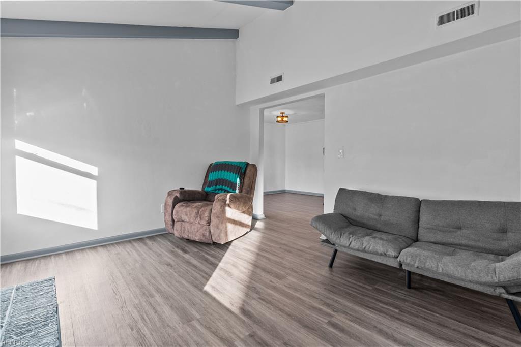 5957 Buckminister LN Lane