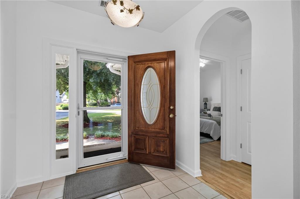 5836 Woodstock PT