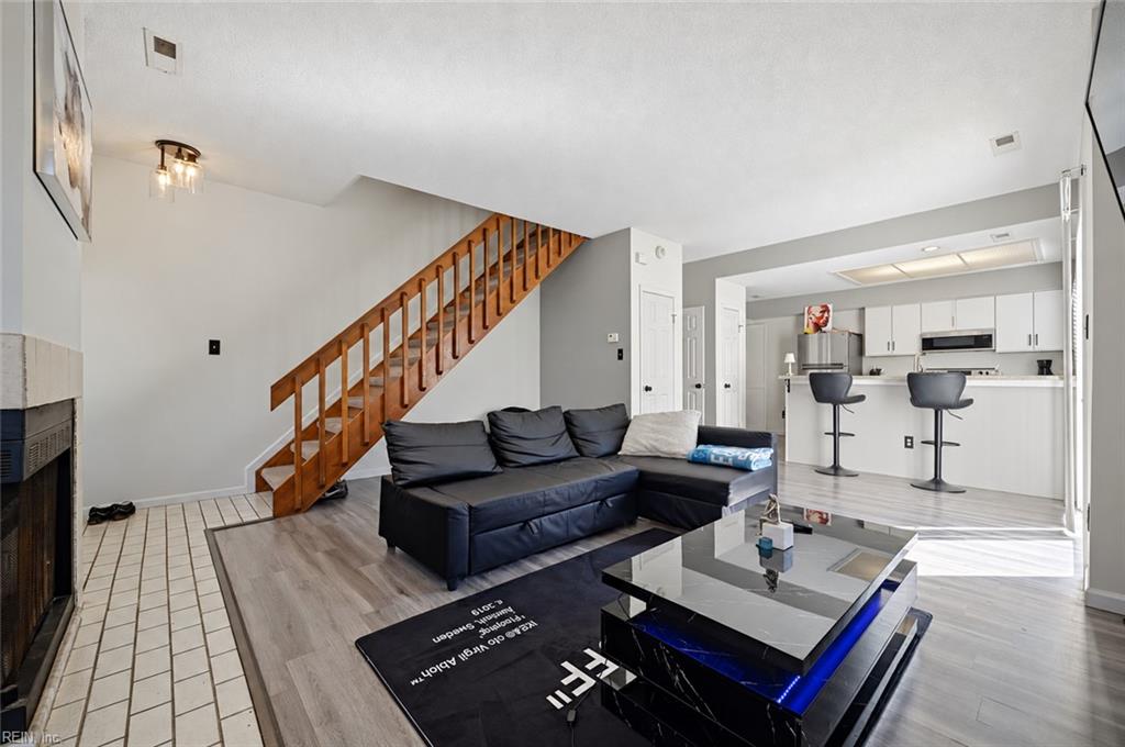 745 Harbor Springs TRL