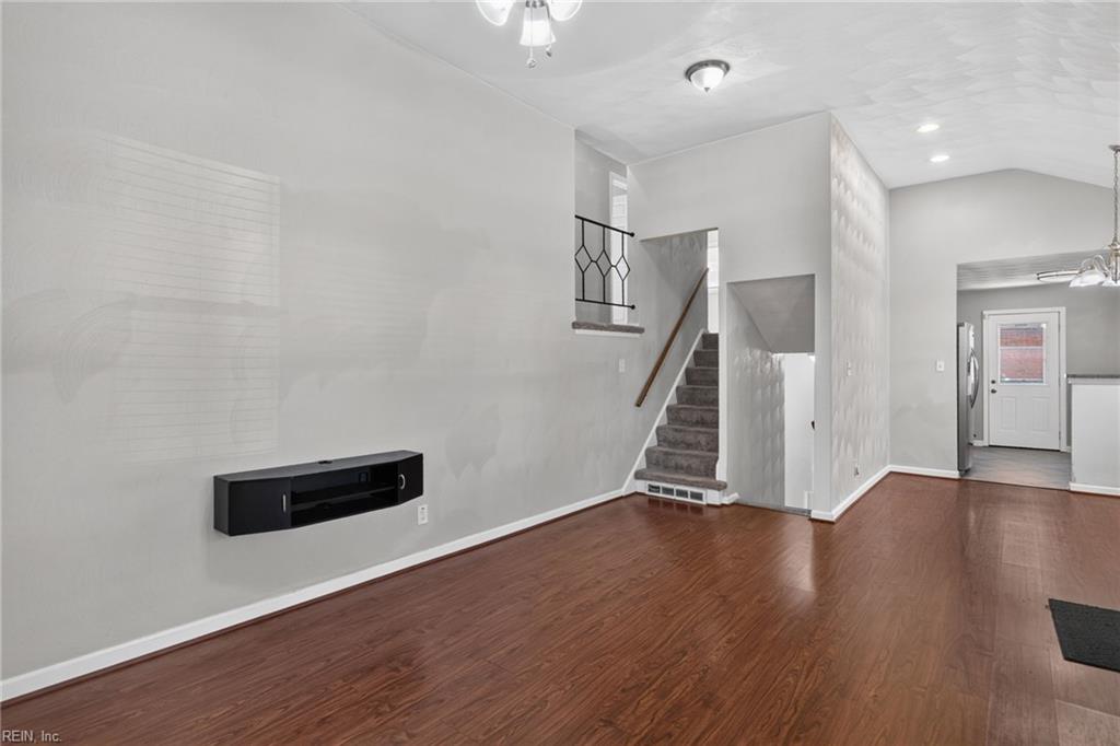 1709 Skyline DR