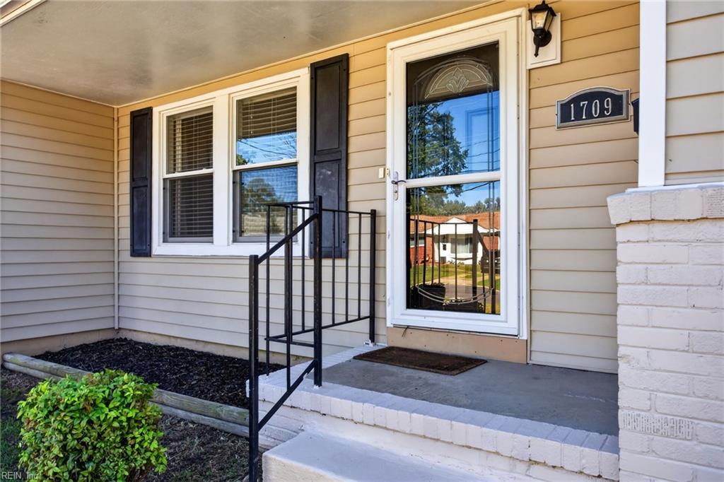 1709 Skyline DR