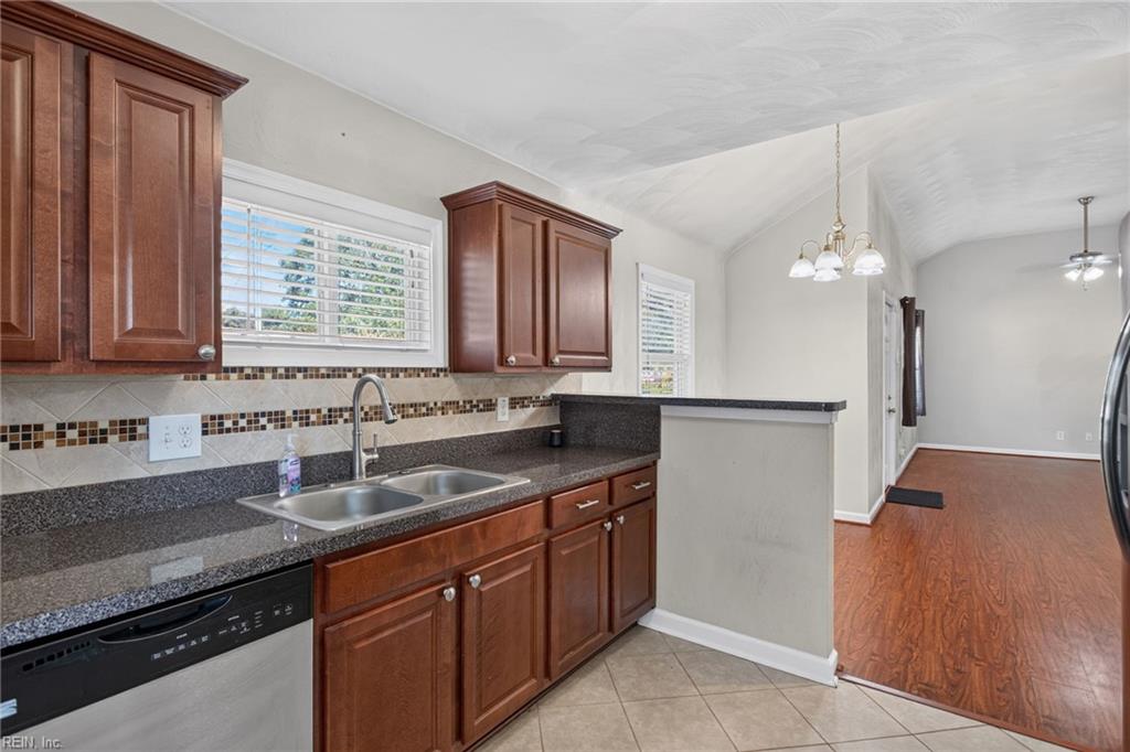 1709 Skyline DR