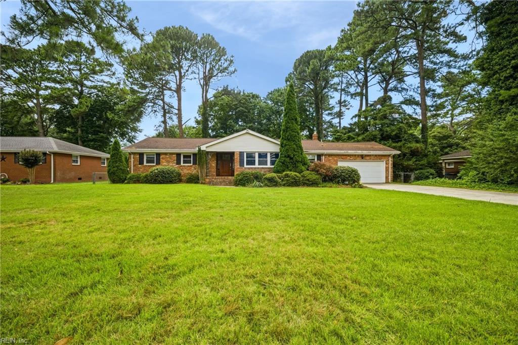 653 Edwin DR