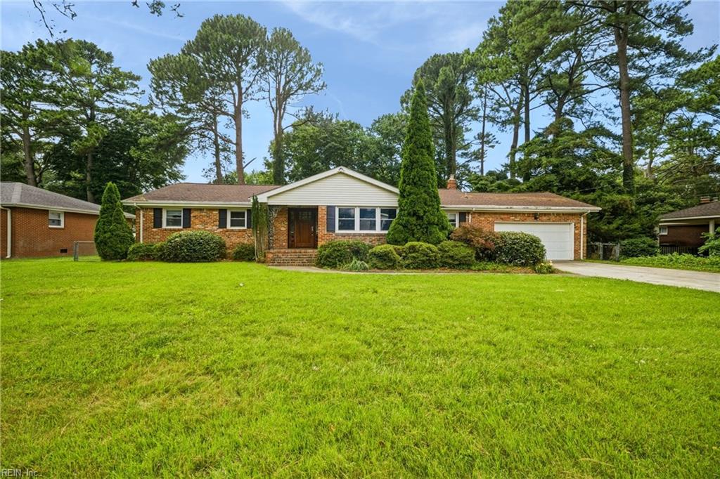 653 Edwin DR