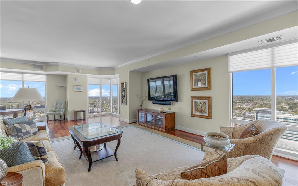 4545 Commerce ST 3106