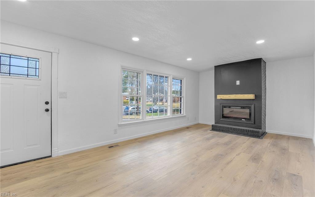 5513 S Greenefield DR