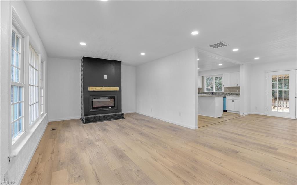 5513 S Greenefield DR