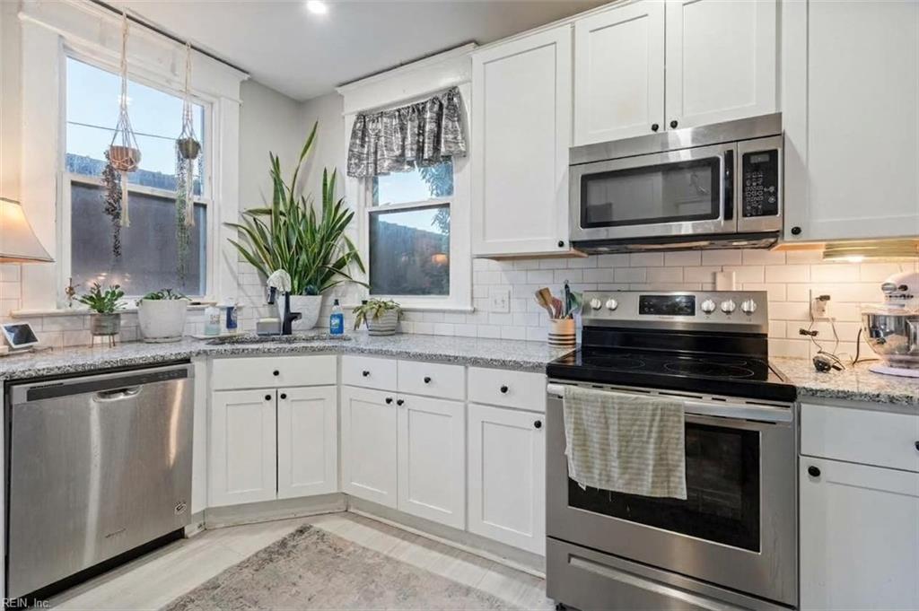 109 W 36th ST