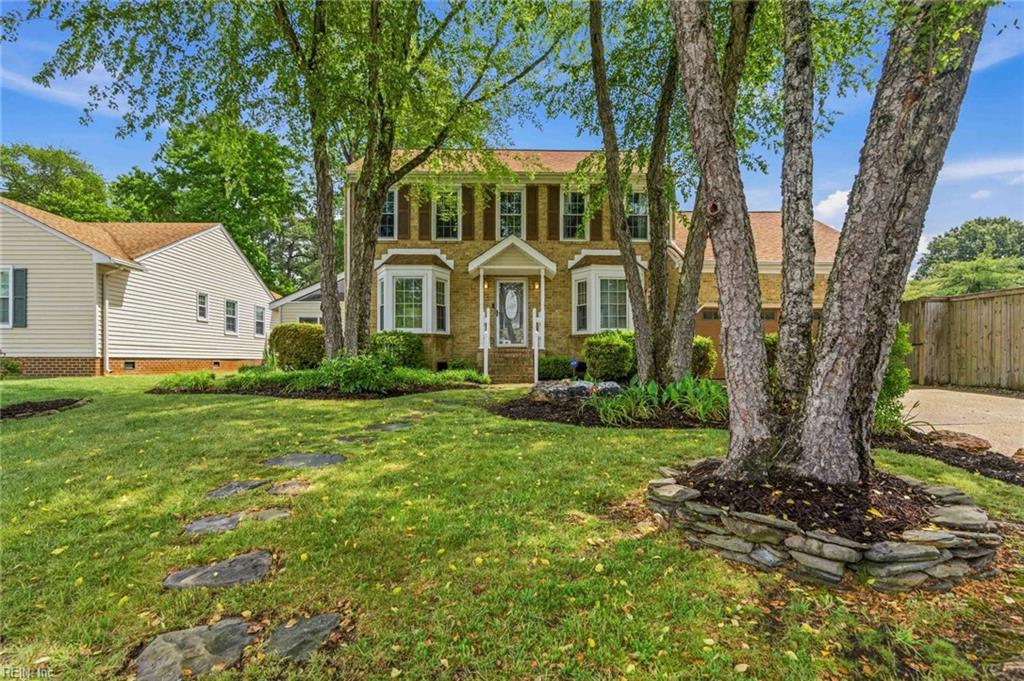 1000 Hollins College CT