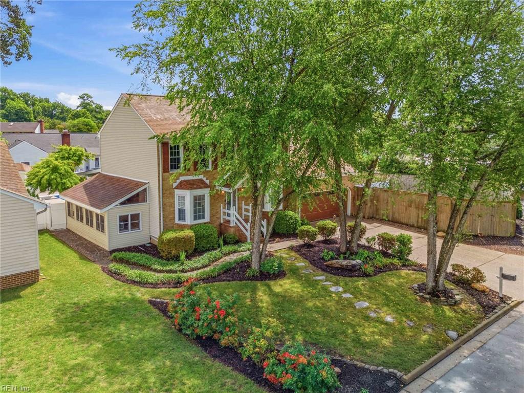 1000 Hollins College CT