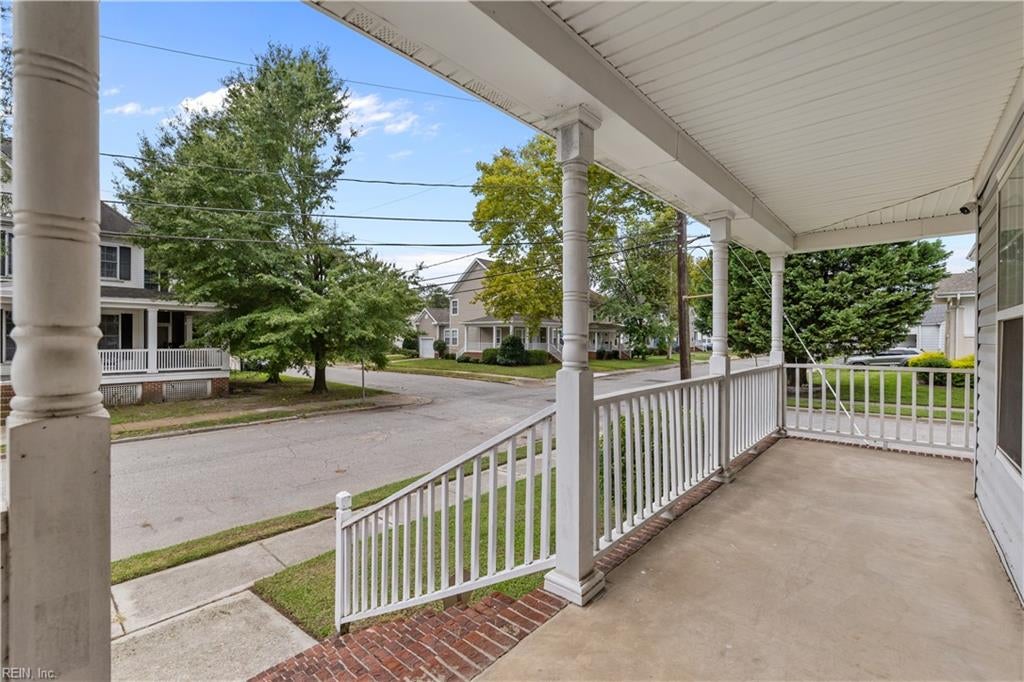 302 Poplar AVE