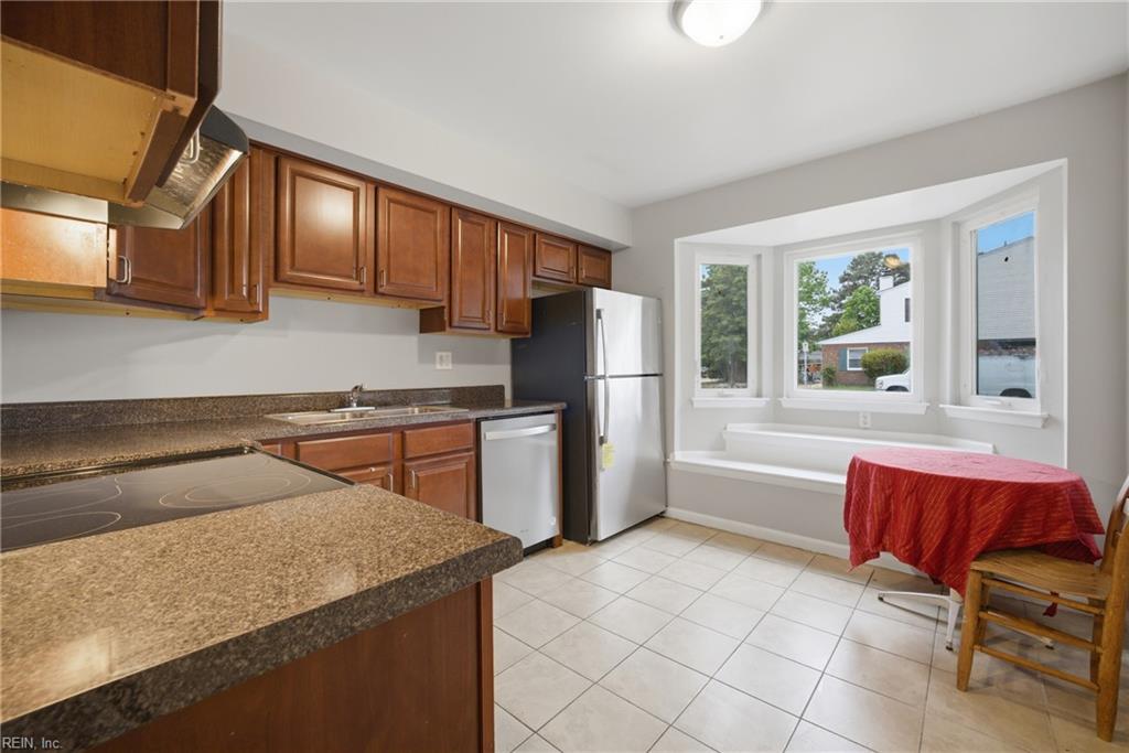 2215 Cannon DR