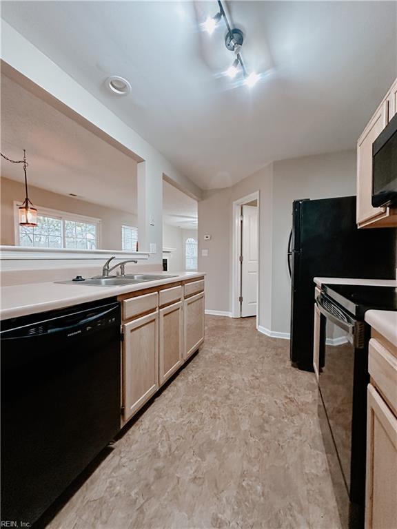 4512 Shallowford CIR