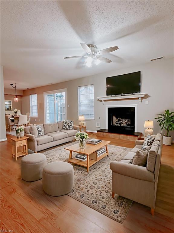 4512 Shallowford CIR