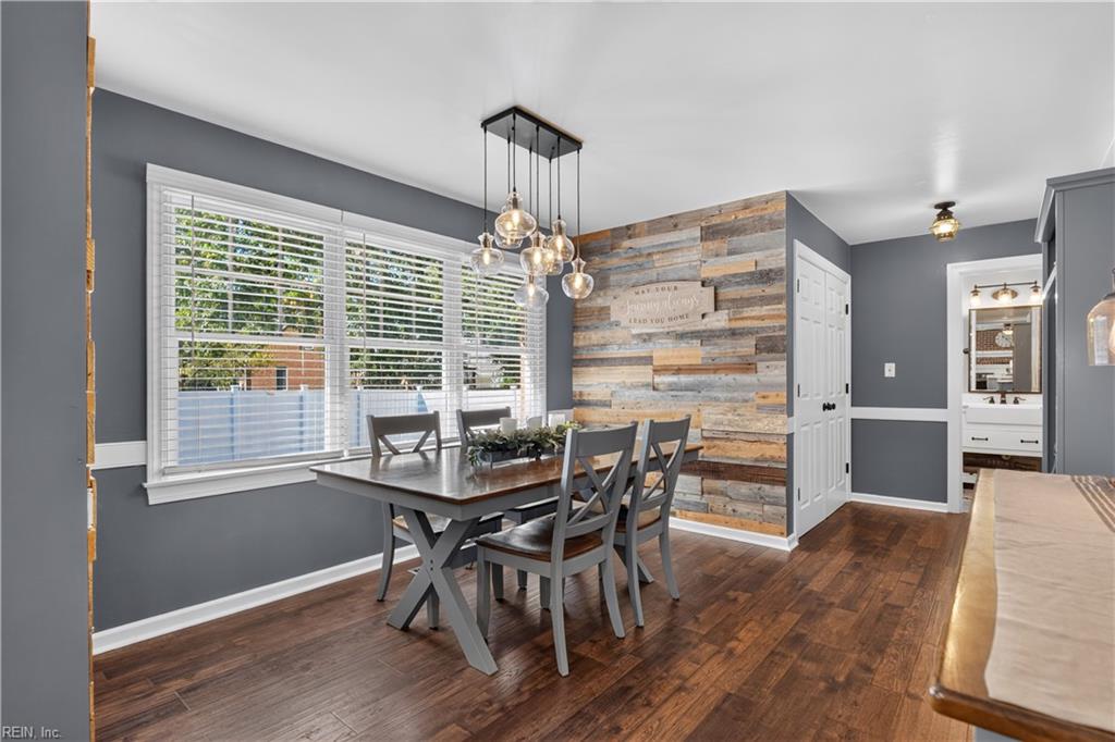 3422 Anita CIR