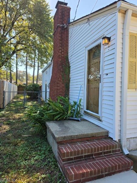 4533 James CT