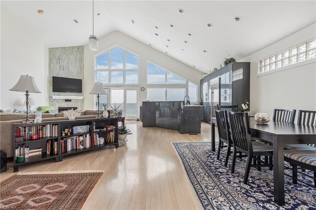 30 Bay Front PL