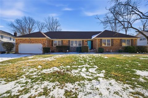 904 Stockbridge DR Virginia Beach VA 23464