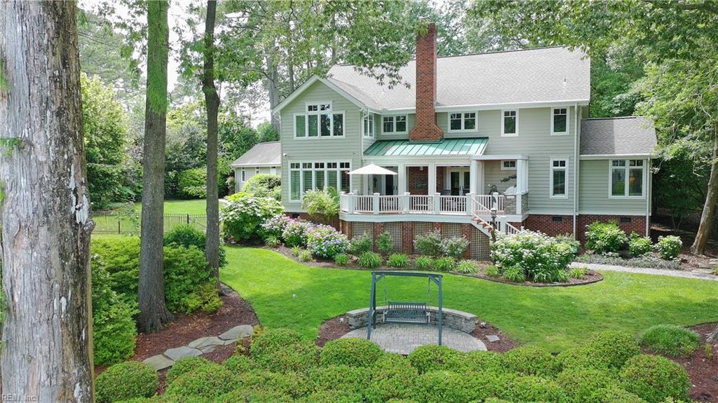 701 Crystal LN