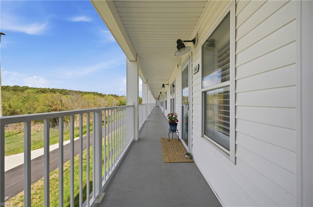 320 Sandbridge RD 305