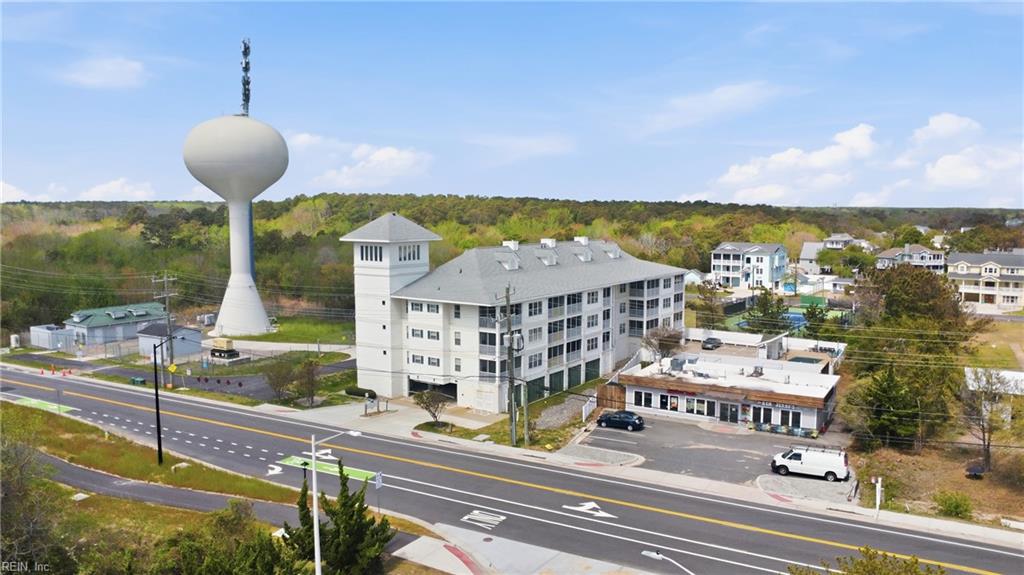 320 Sandbridge RD 305