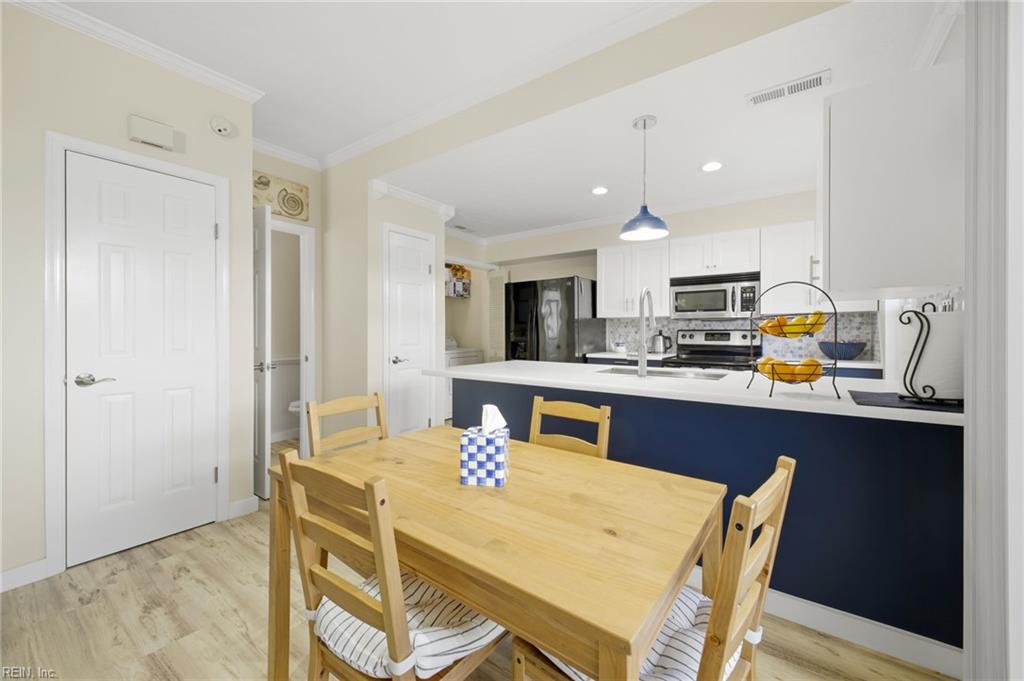 759 Harbor Springs TRL