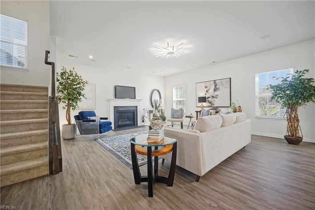 733 Big Bear LN