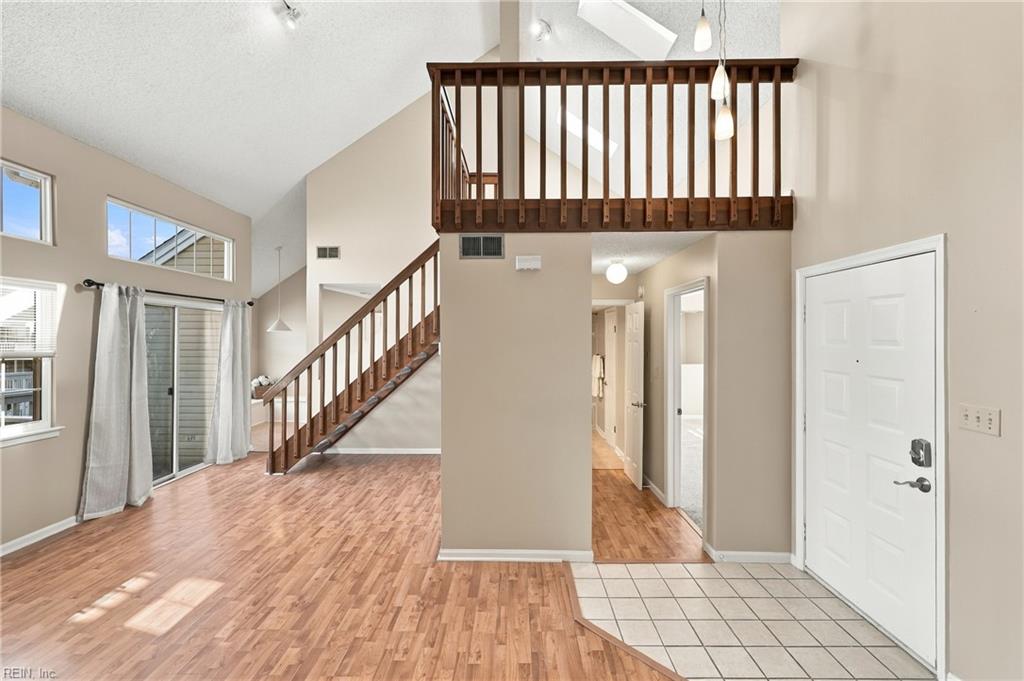 4221 Laurel Green CIR