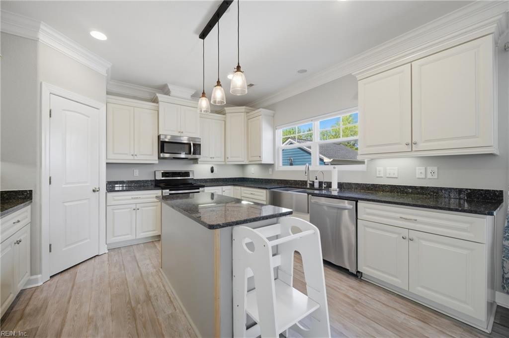 6325 Jonathans Cove DR